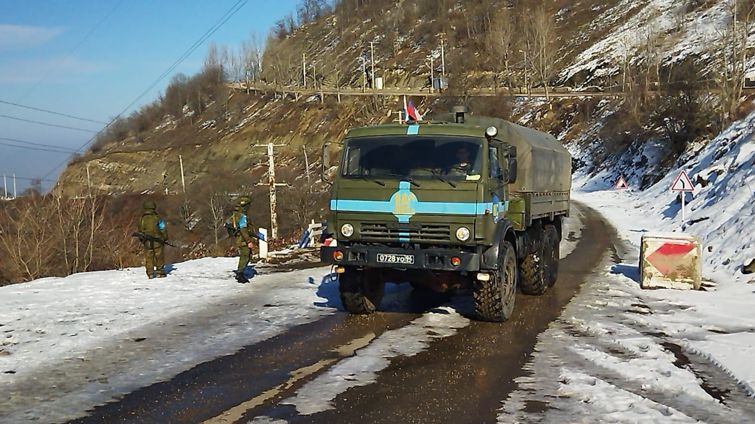 Seven more vehicles of Russian peacekeepers pass freely through Lachin-Khankandi road 