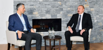 President Ilham Aliyev meets with Chief Executive Officer of Signify in Davos