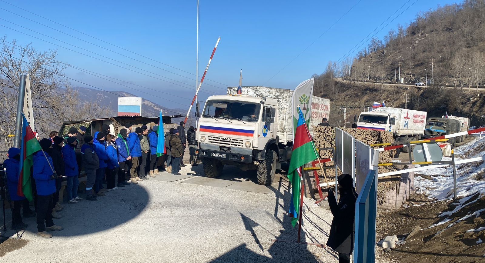 Eight more vehicles of Russian peacekeepers pass along Lachin-Khankandi road without hindrance