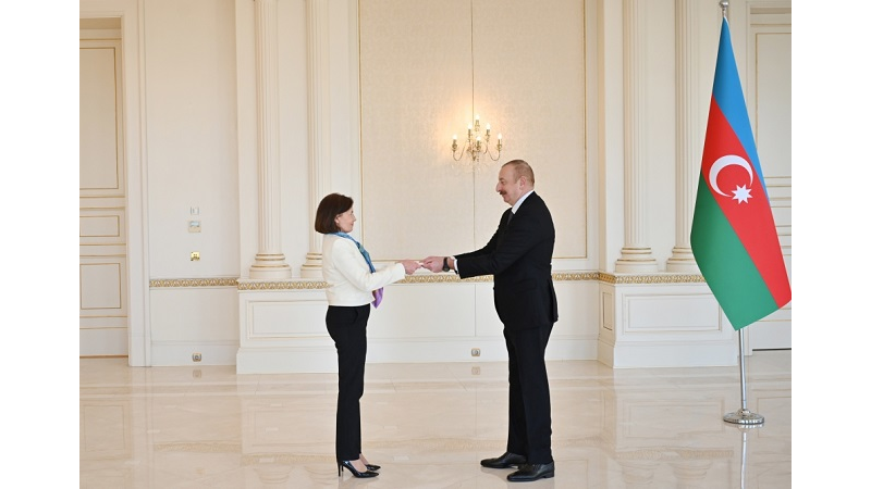 President Ilham Aliyev receives credentials of incoming French ambassador