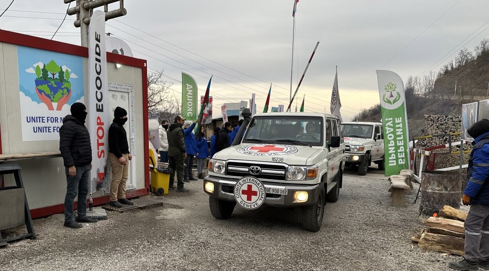 ICRC vehicles pass freely along Lachin-Khankendi road