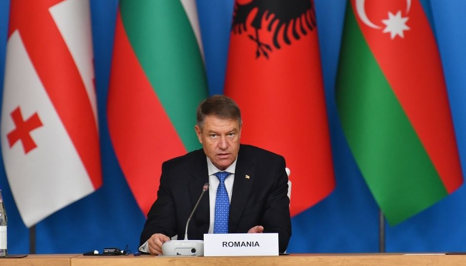 Azerbaijani gas came as safety net for European countries: Romanian president