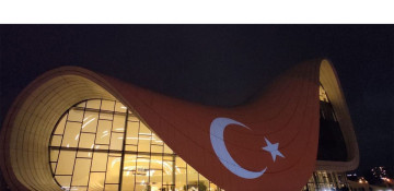 Heydar Aliyev Center in Baku to turn Turkish national colors