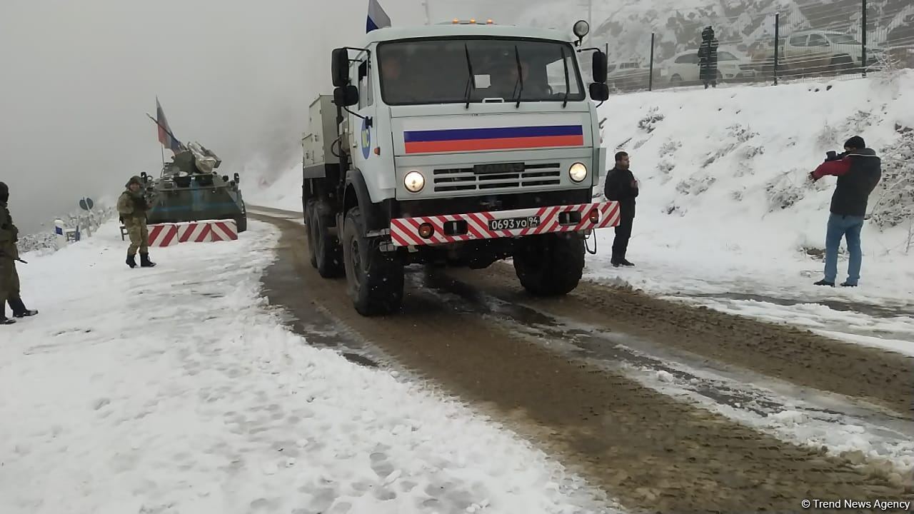 18 more vehicles of Russian peacekeepers pass freely along Lachin-Khankendi road