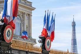 French foreign ministry urges its citizens to leave Belarus immediately
