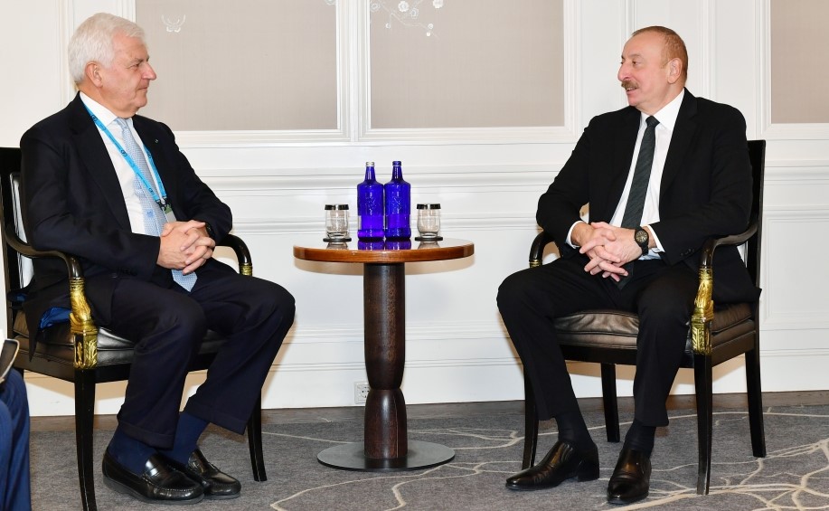 President Ilham Aliyev meets with CEO of “Leonardo” in Munich