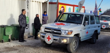 Lachin-Khankendi road: ICRC vehicles pass freely through protest area