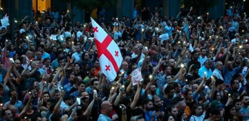 Rally continues in Tbilisi despite authorities' decision to withdraw foreign agent bill