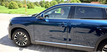 Uzbek president tests Turkish Togg electric car