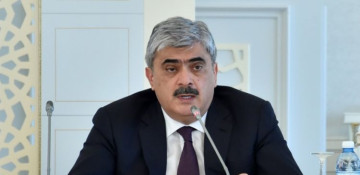 Azerbaijani finance minister meets with South Korean ambassador