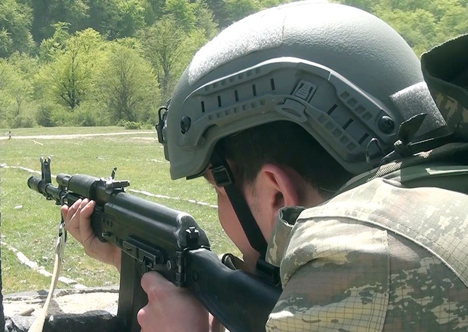 Azerbaijan reservists complete practical shooting exercises