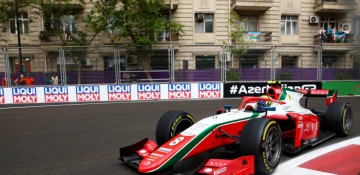 F2 Qualifying: Bearman snatches maiden pole in dramatic Baku ending