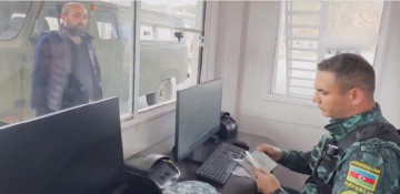 Numerous Armenian civilians cross Azerbaijan’s new border checkpoint on Lachin-Khankendi road