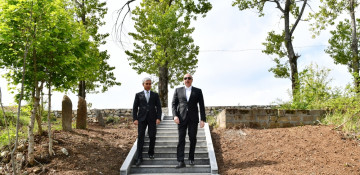 President Ilham Aliyev visited Mir Mohsun Navvab Garabaghi`s tomb in Jidir Duzu plain