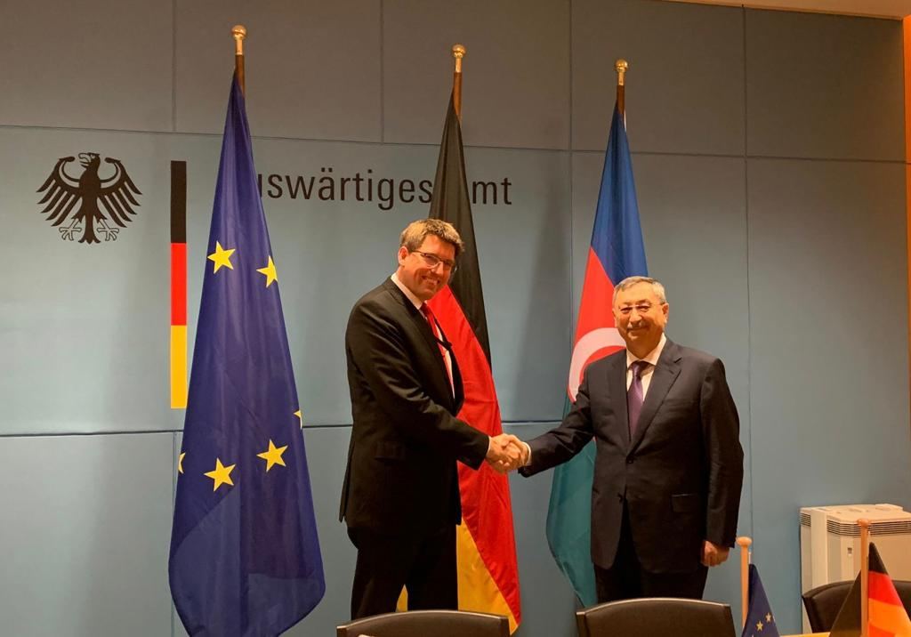 Azerbaijani and German FMs hold political consultations