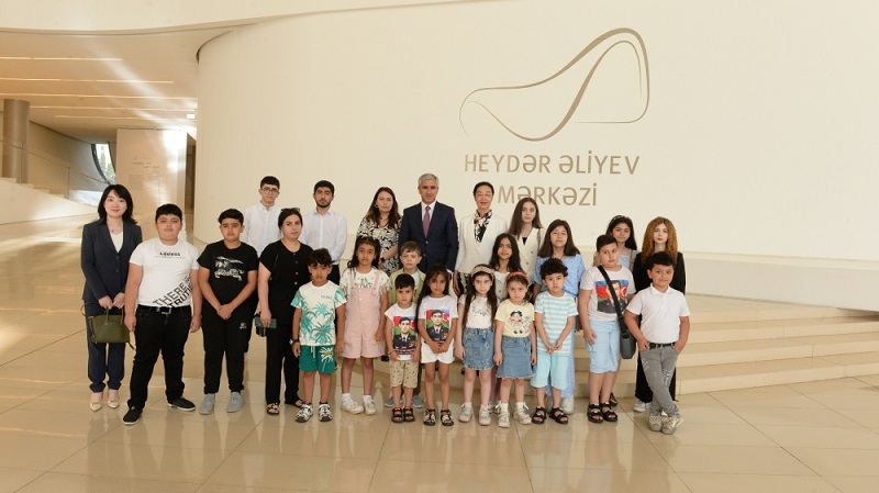 Children from martyrs’ families visit Heydar Aliyev Center