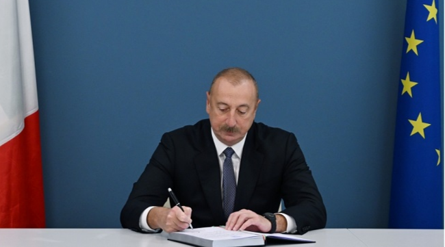 President Ilham Aliyev visits Italy’s Embassy, offers condolences over death of Silvio Berlusconi