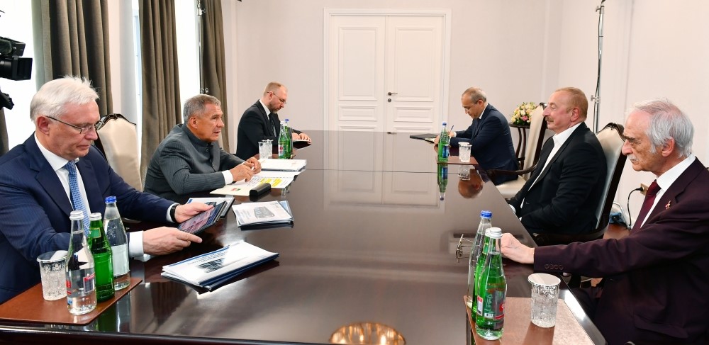  President Ilham Aliyev, Rais of Russia's Tatarstan hold meeting 