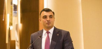Governor of Azerbaijani Central Bank talks exchange rate of manat