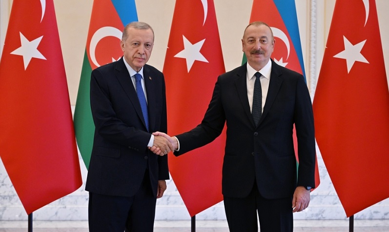 Azerbaijani and Turkish presidents hold phone talks
