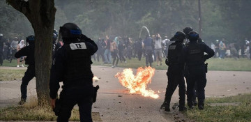 1,000 arrested during violent protests in France