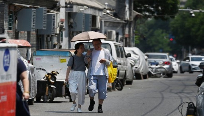 Beijing issues highest heat alert