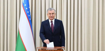 Incumbent president of Uzbekistan casts vote in snap elections