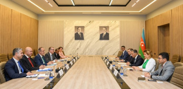Azerbaijan, Islamic Development Bank Group mull transport and ICT cooperation