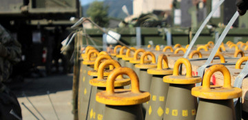 Ukrainian general confirms Kyiv has received cluster munitions from the US