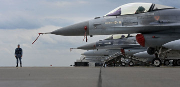 F-16 questions linger as Ukrainian pilots set to start training this month