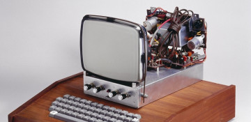 Vintage Apple computer expected to fetch over $200K at auction
