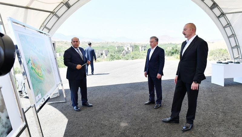 Presidents of Azerbaijan and Uzbekistan view master plan of Fuzuli