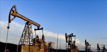 Oil trades flat as supply concerns offset worries over demand