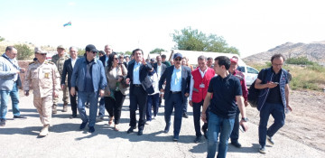 Foreign diplomats view food cargo storage point of Azerbaijan Red Crescent Society on Aghdam-Khankendi road 