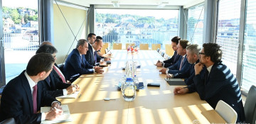 Azerbaijan’s foreign minister meets with EU commissioner in Budapest