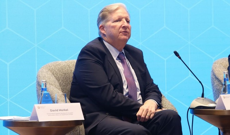 Ex-US official says international community failed to help Azerbaijan, Armenia reach peaceful settlement
