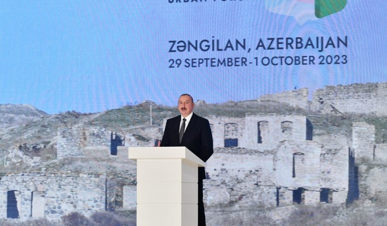 Azerbaijani PM meets with his Tajik counterpart