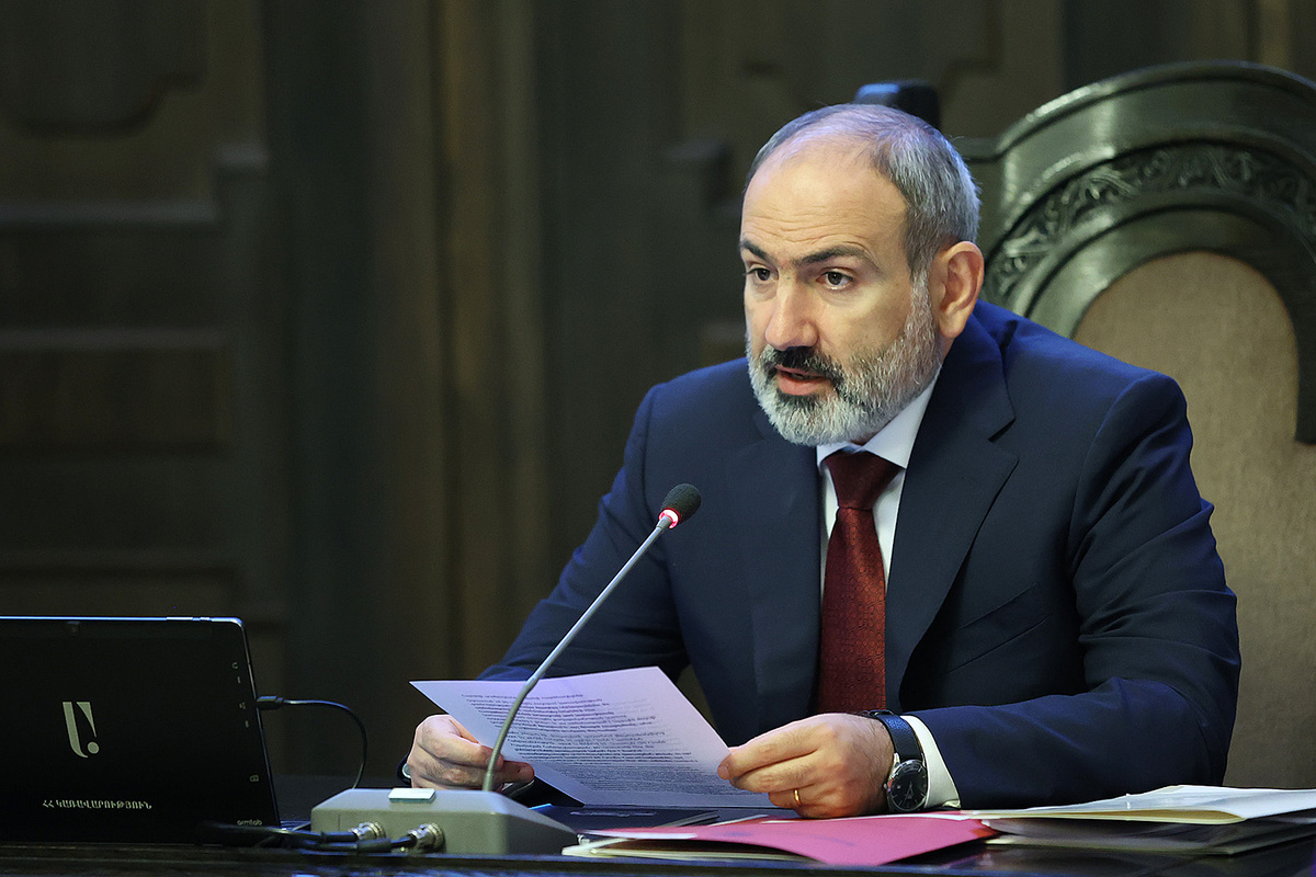 Armenian PM signs document recognizing Azerbaijan’s full territorial integrity