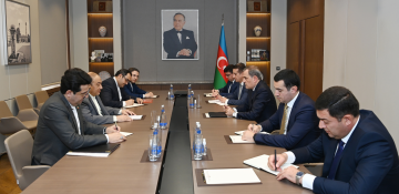 Azerbaijani FM discusses regional situation with Iranian deputy FM