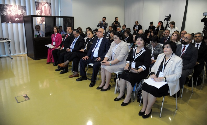 Baku hosts “Carpet as a Symbol of the Turkic World” international conference