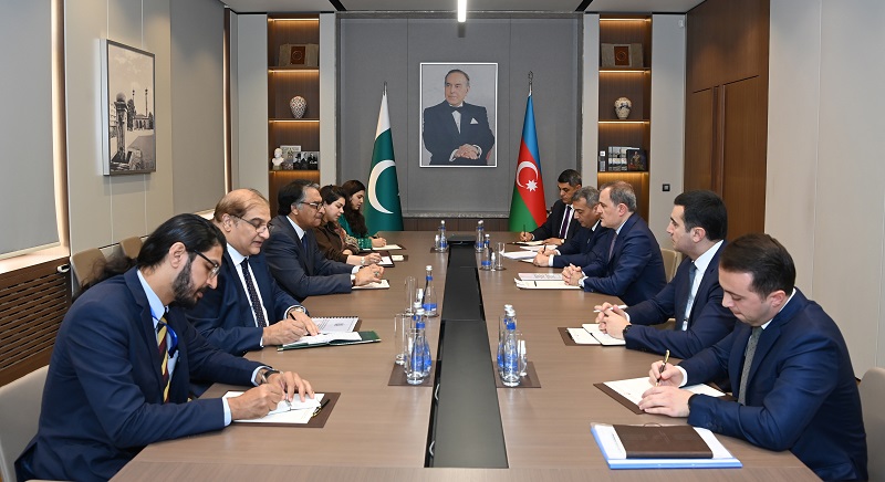 Top Azerbaijani, Pakistani diplomats discuss cooperation prospects, regional situation