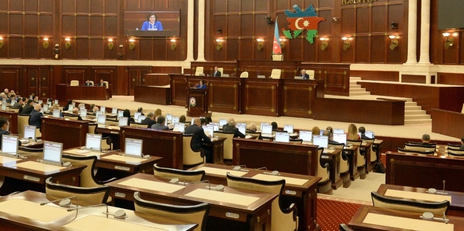 Azerbaijani parliament approves new draft law on energy