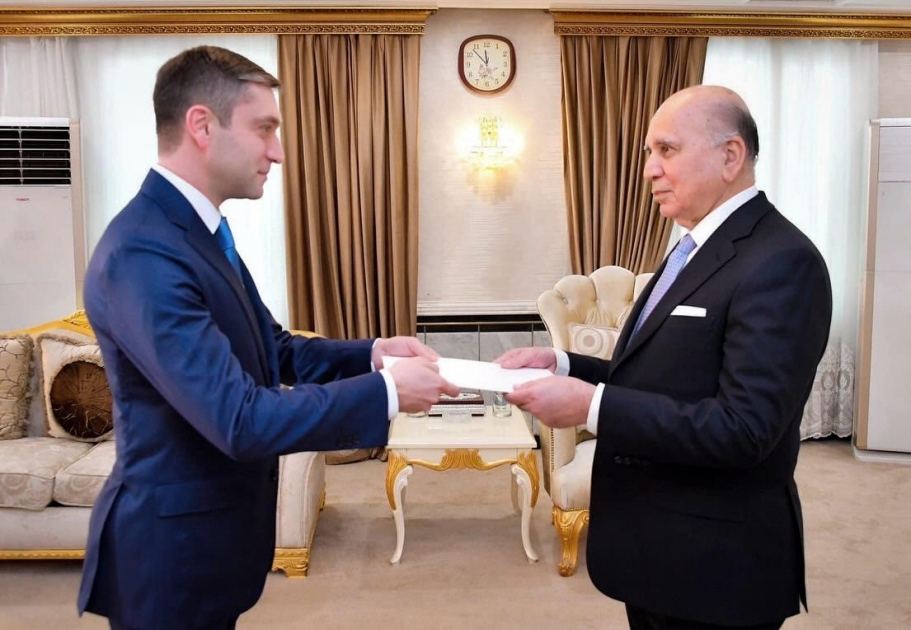 Ambassador of Azerbaijan presents copies of his credentials to Iraqi FM