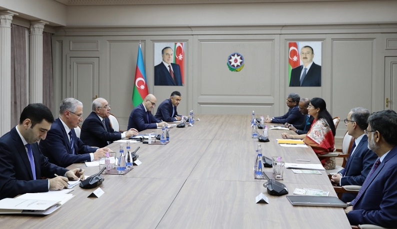 Azerbaijan’s prime minster meets with Indian minister of state for commerce & industry