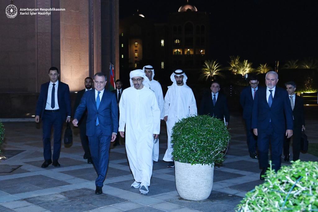 Azerbaijani, UAE FMs discuss regional situation