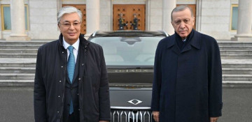 Turkish president presents TOGG electric car to Kazakh counterpart