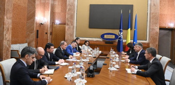 Azerbaijani foreign minister meets with Romania’s premier