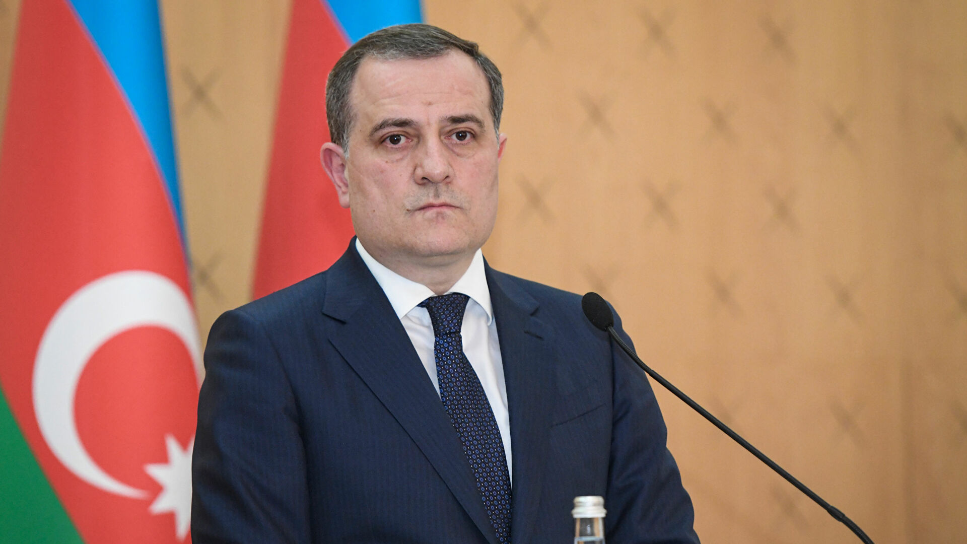 Azerbaijani FM embarks on working visit to Saudi Arabia