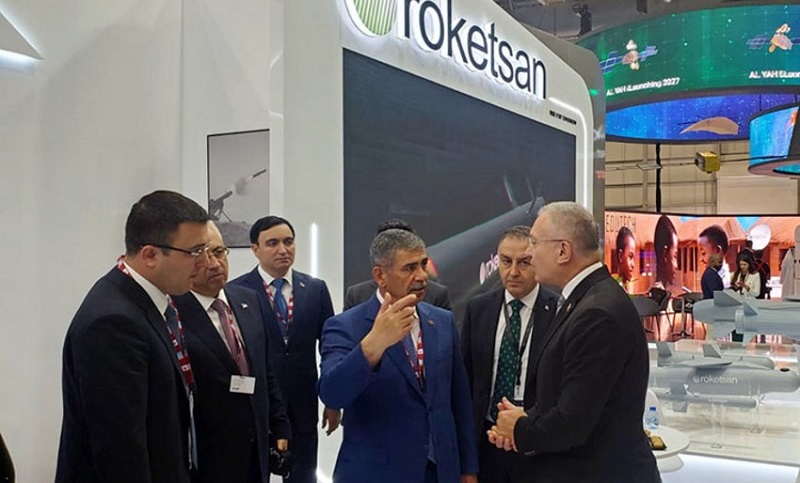 Azerbaijani Defense Ministry’s leadership takes part in Dubai Airshow 2023