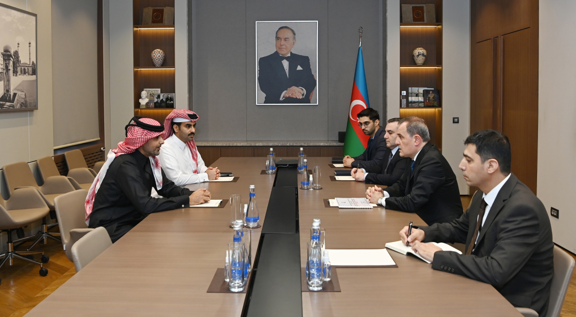 Azerbaijan's FM receives outgoing Qatari ambassador